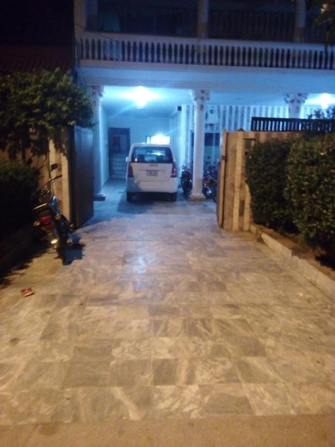 New City Lodges Guesthouse İslamabad Dış mekan fotoğraf